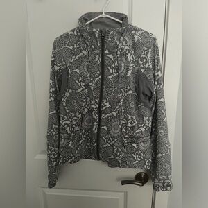 Lululemon women’s Printed Travel to Track Jacket Size 8